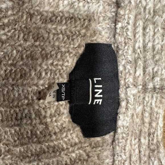 ✨SUPER Soft CHUNKY OATMEAL SWEATER from LINE ✨ - Picture 2 of 3